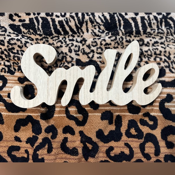 New Craft Supply Lot – Rustic Farmhouse Signs, Wire Frames, Bead Garlands - Picture 3 of 14